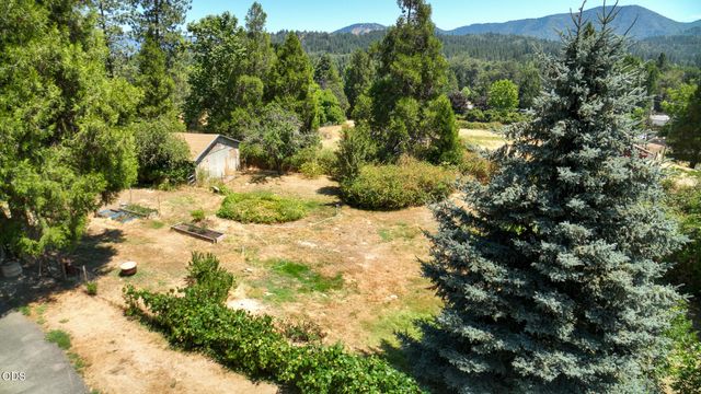235 Larkin Road, Grants Pass, OR 97527