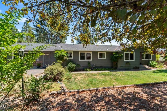 235 Larkin Road, Grants Pass, OR 97527