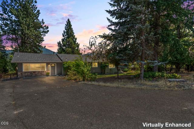 235 Larkin Road, Grants Pass, OR 97527