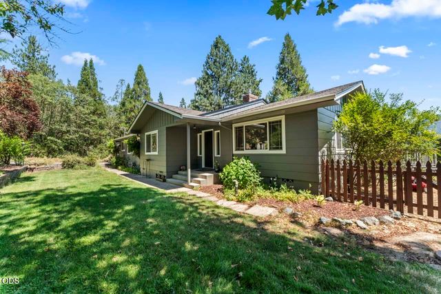 235 Larkin Road, Grants Pass, OR 97527