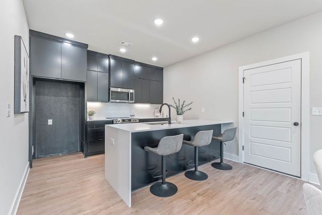 491 S Happy Hollow, Fayetteville, AR 72701