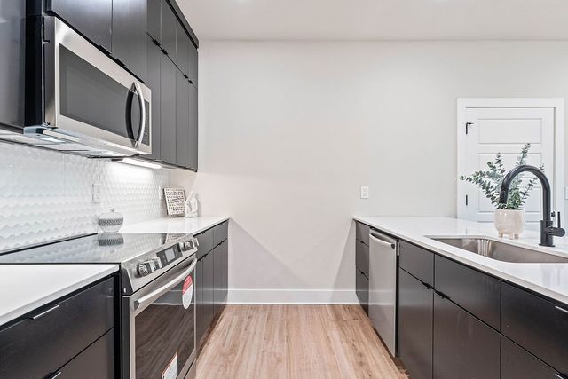 491 S Happy Hollow, Fayetteville, AR 72701