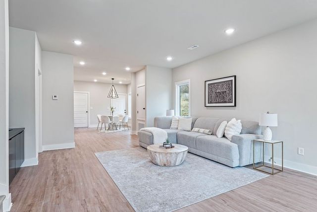 491 S Happy Hollow, Fayetteville, AR 72701