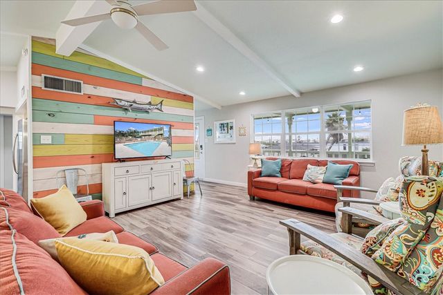 622 N Palimino Dr, Port Aransas, TX 78373