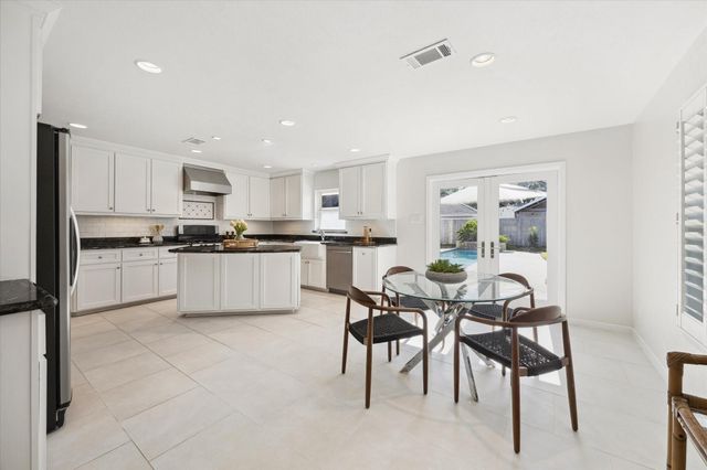 6335 Waltway Drive, Houston, TX 77008