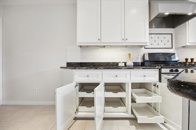 6335 Waltway Drive, Houston, TX 77008