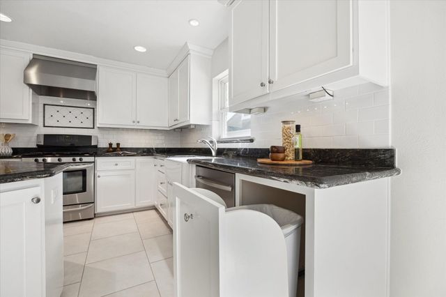 6335 Waltway Drive, Houston, TX 77008