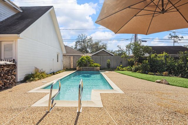 6335 Waltway Drive, Houston, TX 77008