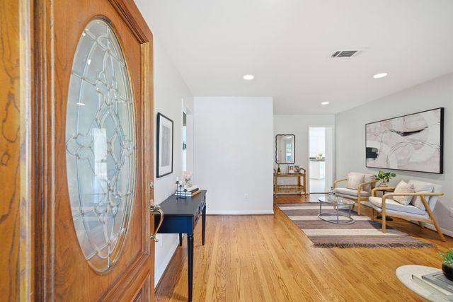 6335 Waltway Drive, Houston, TX 77008