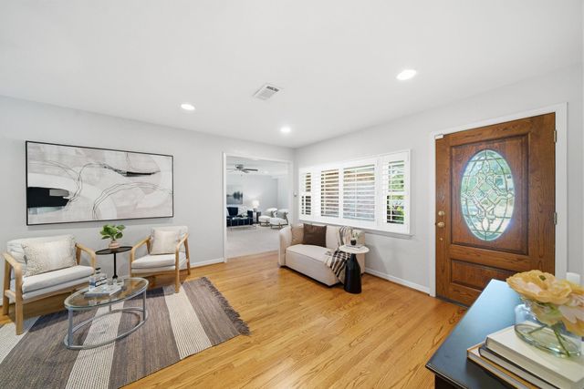 6335 Waltway Drive, Houston, TX 77008