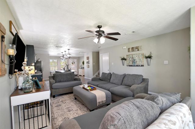 25401 Hunting Trail, Magnolia, TX 77355