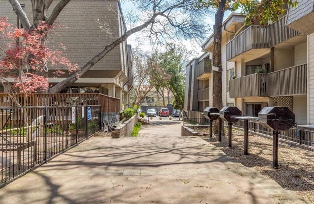 4859 Cedar Springs Road 152, Dallas, TX 75219