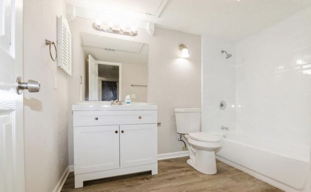 4859 Cedar Springs Road 152, Dallas, TX 75219