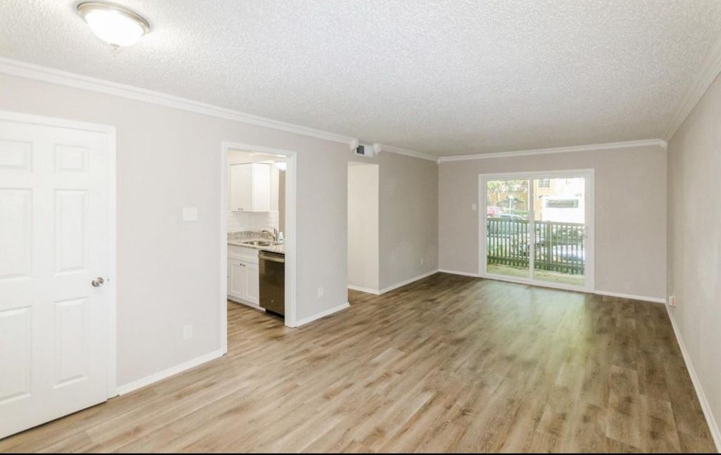 4859 Cedar Springs Road 152, Dallas, TX 75219