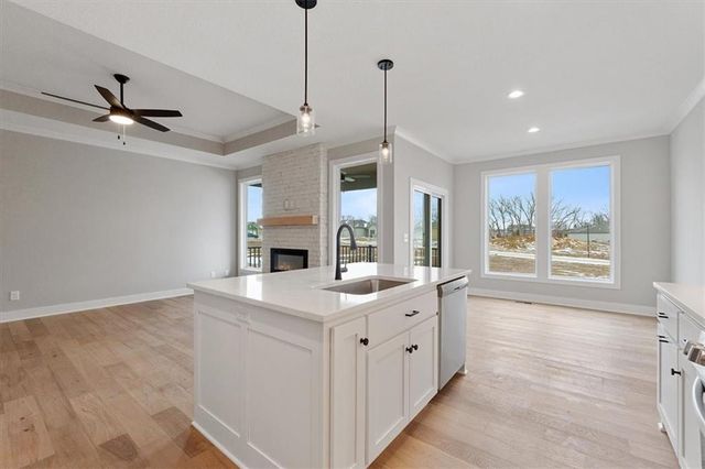 24964 W 94th Place, Lenexa, KS 66227