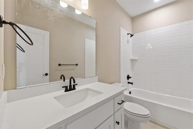 24964 W 94th Place, Lenexa, KS 66227