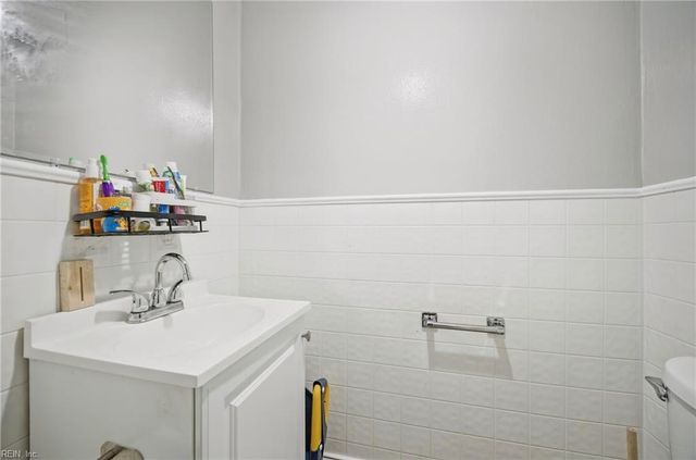 903 Oakwood ST, Norfolk, VA 23523