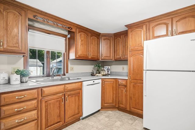 12 Leo Ave, Dracut, MA 01826