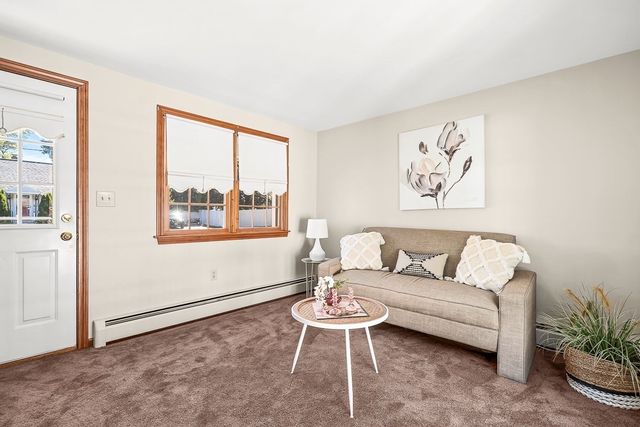 12 Leo Ave, Dracut, MA 01826