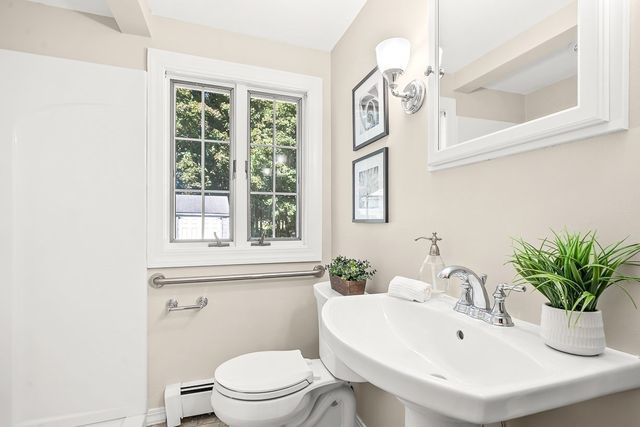 12 Leo Ave, Dracut, MA 01826