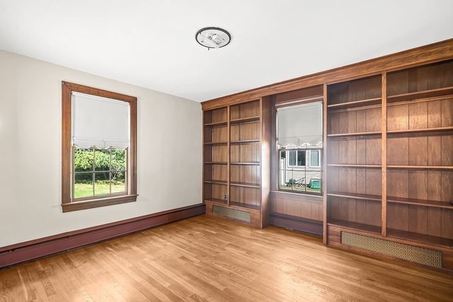 12 Leo Ave, Dracut, MA 01826