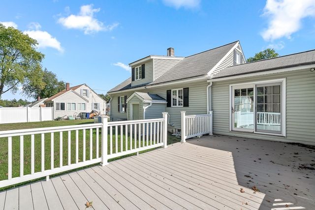 12 Leo Ave, Dracut, MA 01826