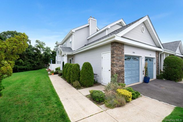 533 Highland Court, Moriches, NY 11955