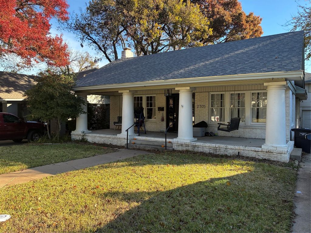 2705 Cockrell Avenue, Fort Worth, TX 76109