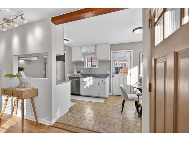 3929 Se 71ST Ave, Portland, OR 97206