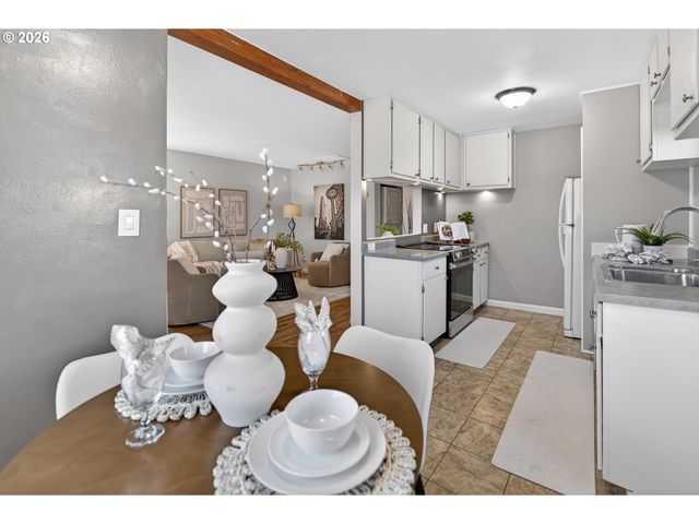 3929 Se 71ST Ave, Portland, OR 97206