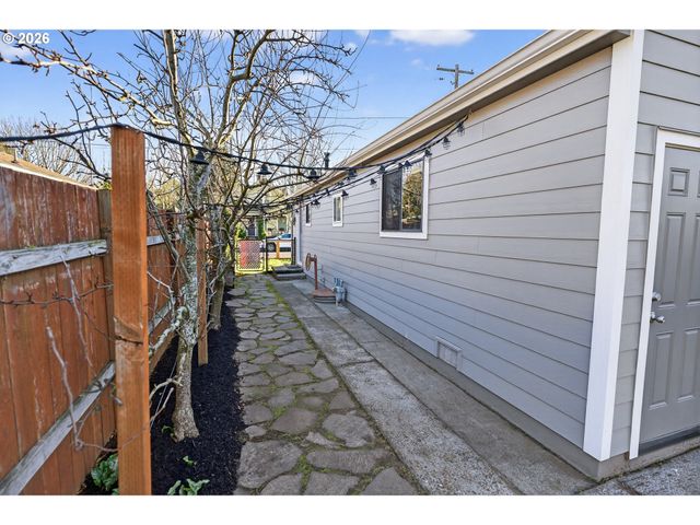 3929 Se 71ST Ave, Portland, OR 97206