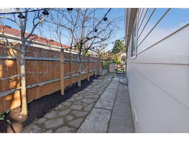 3929 Se 71ST Ave, Portland, OR 97206