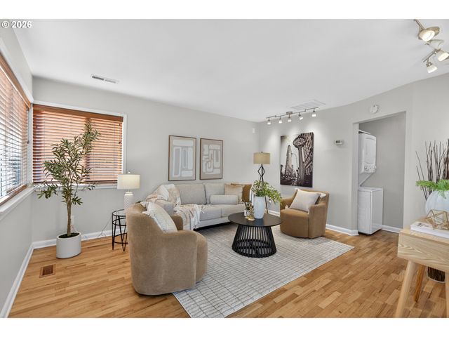 3929 Se 71ST Ave, Portland, OR 97206