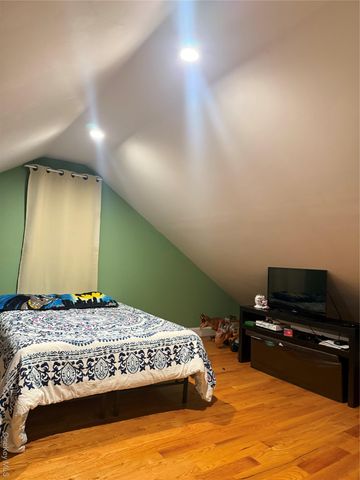 19456 114th Road, Saint Albans, NY 11412