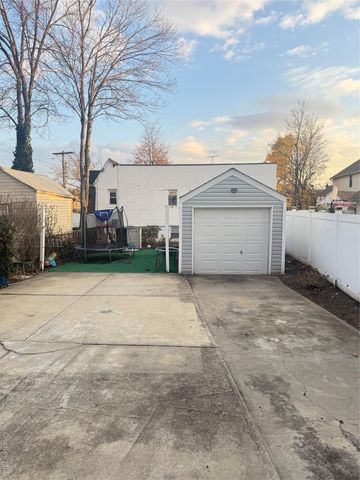 19456 114th Road, Saint Albans, NY 11412