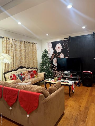 19456 114th Road, Saint Albans, NY 11412