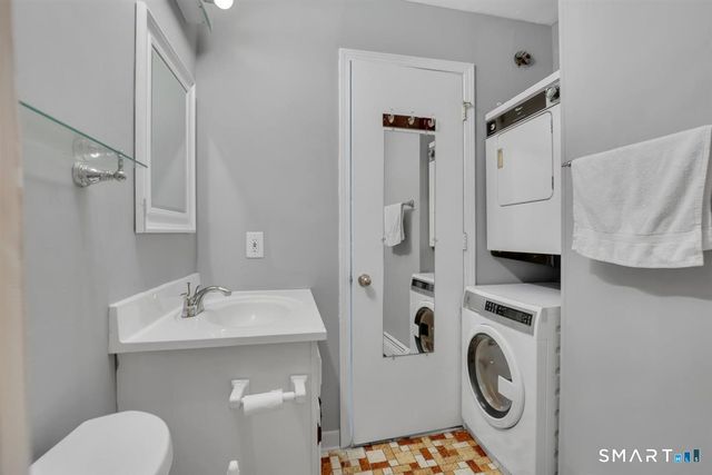 215 Foxwood Lane, Milford, CT 06461