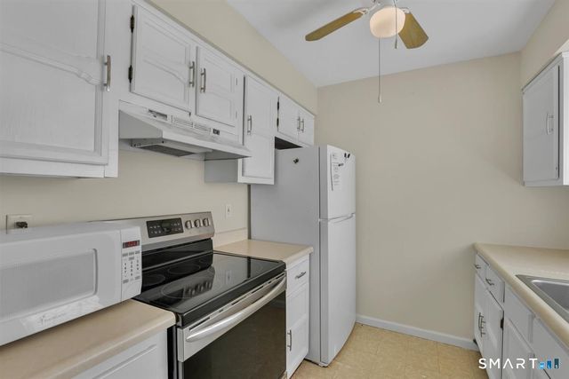 215 Foxwood Lane, Milford, CT 06461