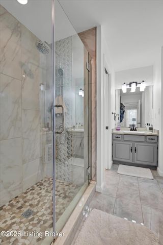 3402 Westwood Farms Dr, Louisville, KY 40220