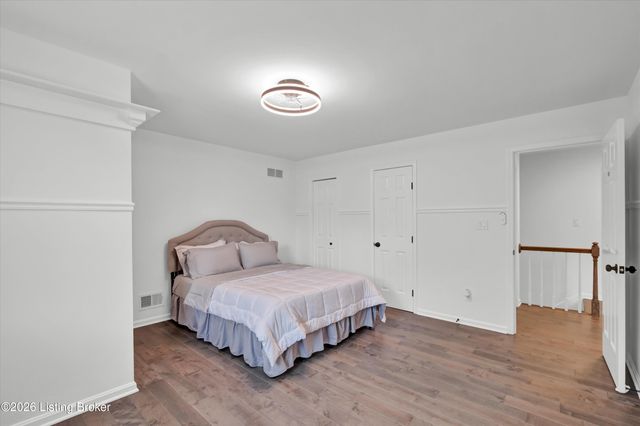 3402 Westwood Farms Dr, Louisville, KY 40220