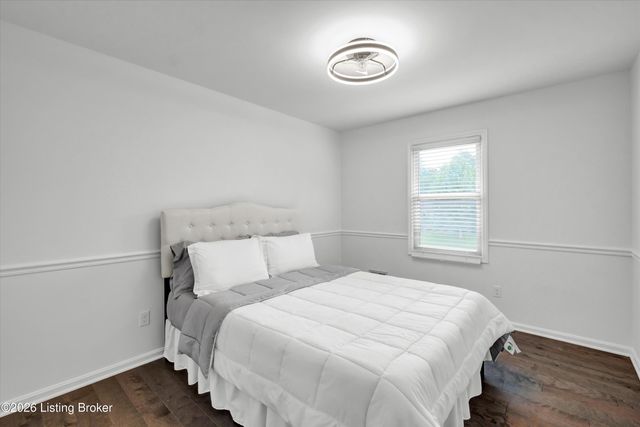 3402 Westwood Farms Dr, Louisville, KY 40220