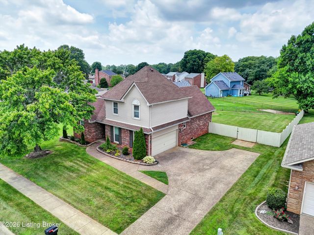 3402 Westwood Farms Dr, Louisville, KY 40220