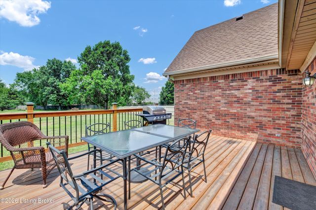 3402 Westwood Farms Dr, Louisville, KY 40220
