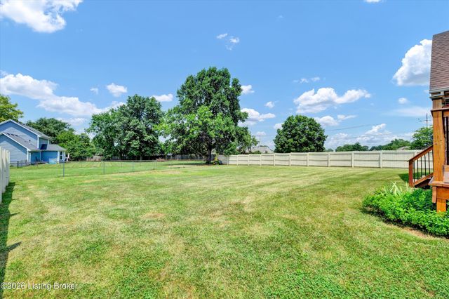 3402 Westwood Farms Dr, Louisville, KY 40220