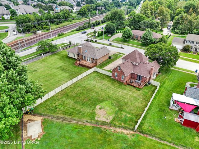3402 Westwood Farms Dr, Louisville, KY 40220