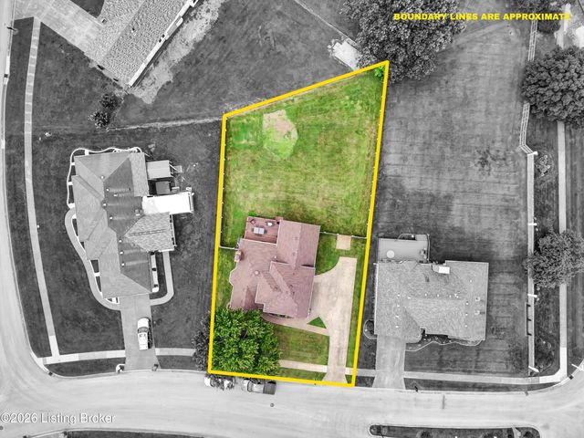 3402 Westwood Farms Dr, Louisville, KY 40220
