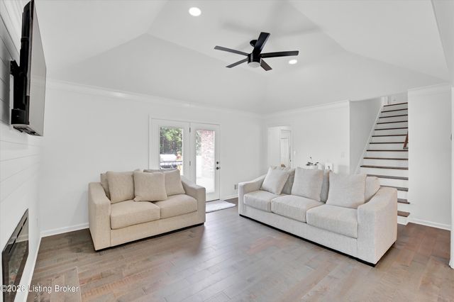 3402 Westwood Farms Dr, Louisville, KY 40220