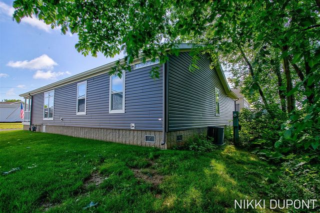 5254 W Scenic Turn Lane, Holland, MI 49423