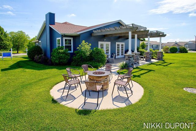 5254 W Scenic Turn Lane, Holland, MI 49423