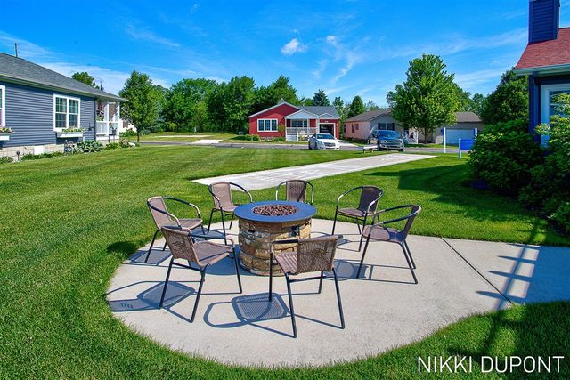 5254 W Scenic Turn Lane, Holland, MI 49423